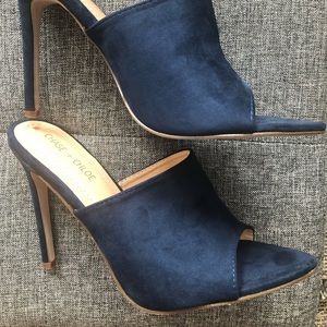 Size 10 Navy Suede Mule